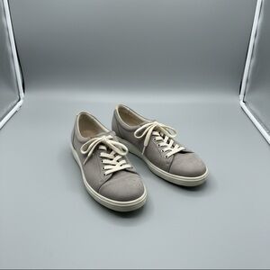 Ecco Women's Gray and Cream Low-Top Sneakers